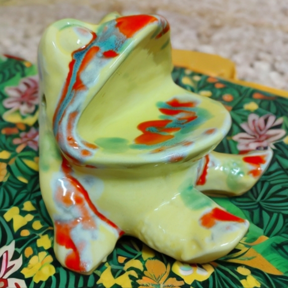 Vintage Other - Vintage 1970's Frog Toad Soap Toothpaste Toothbrush Holder Retro Ceramic 🐸